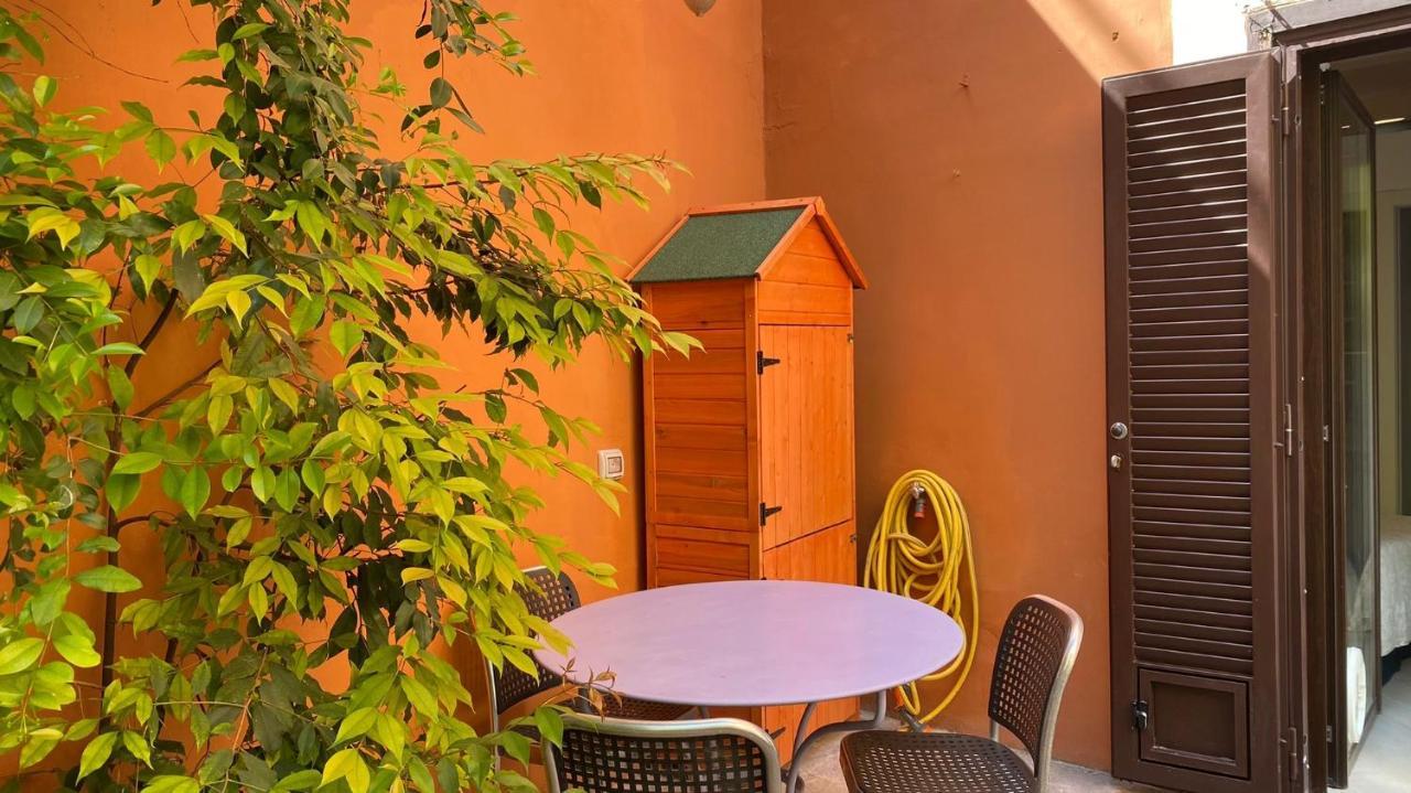 Rione Monti Studio Apt With Private Garden ローマ エクステリア 写真
