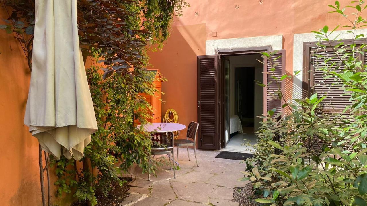 Rione Monti Studio Apt With Private Garden ローマ エクステリア 写真